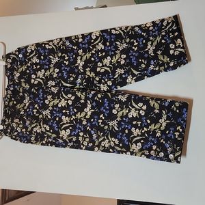 Karen Scott Floral Capri